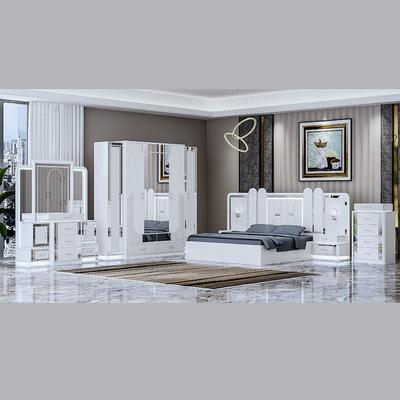 Re durevole Size Mirrored Bedroom dell'unità di elaborazione ha messo l'hotel della villa OEM dell'insieme di salone di 4 pezzi