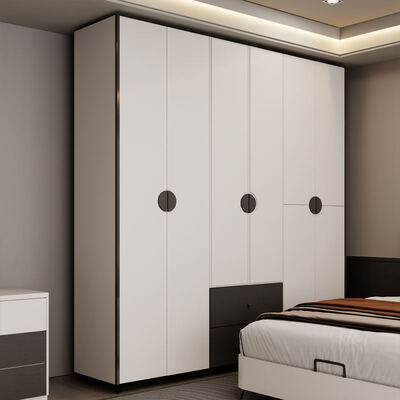 Set di camere da letto moderne e minimalistiche in legno classico con deposito