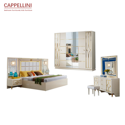 ODM dell'OEM di legno bianco degli insiemi di camera da letto del pannello di Cabrini dell'hotel domestico